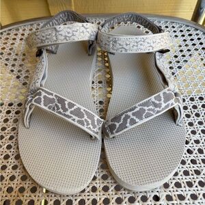 Teva Original Universal Sandals size 9